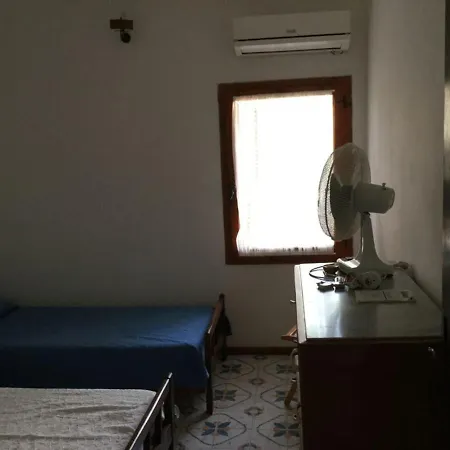 Costa Rei Fronte Mare 度假居 *