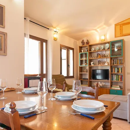 Sardinianworld - La Casa Delle Rose * Santa Caterina Di Pittinuri (Sardinia)